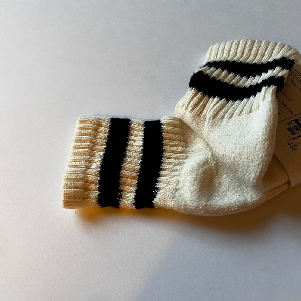 AMERICAN TRENCH WOMENS RETRO QUARTER CREW STRIPE SOCKS CREAM BLACK STRIPE OS NWT - Picture 6 of 12